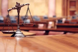 İzmir Hukukunda Mükemmellik: Savunmada ve Danışmanlıkta Liderlik